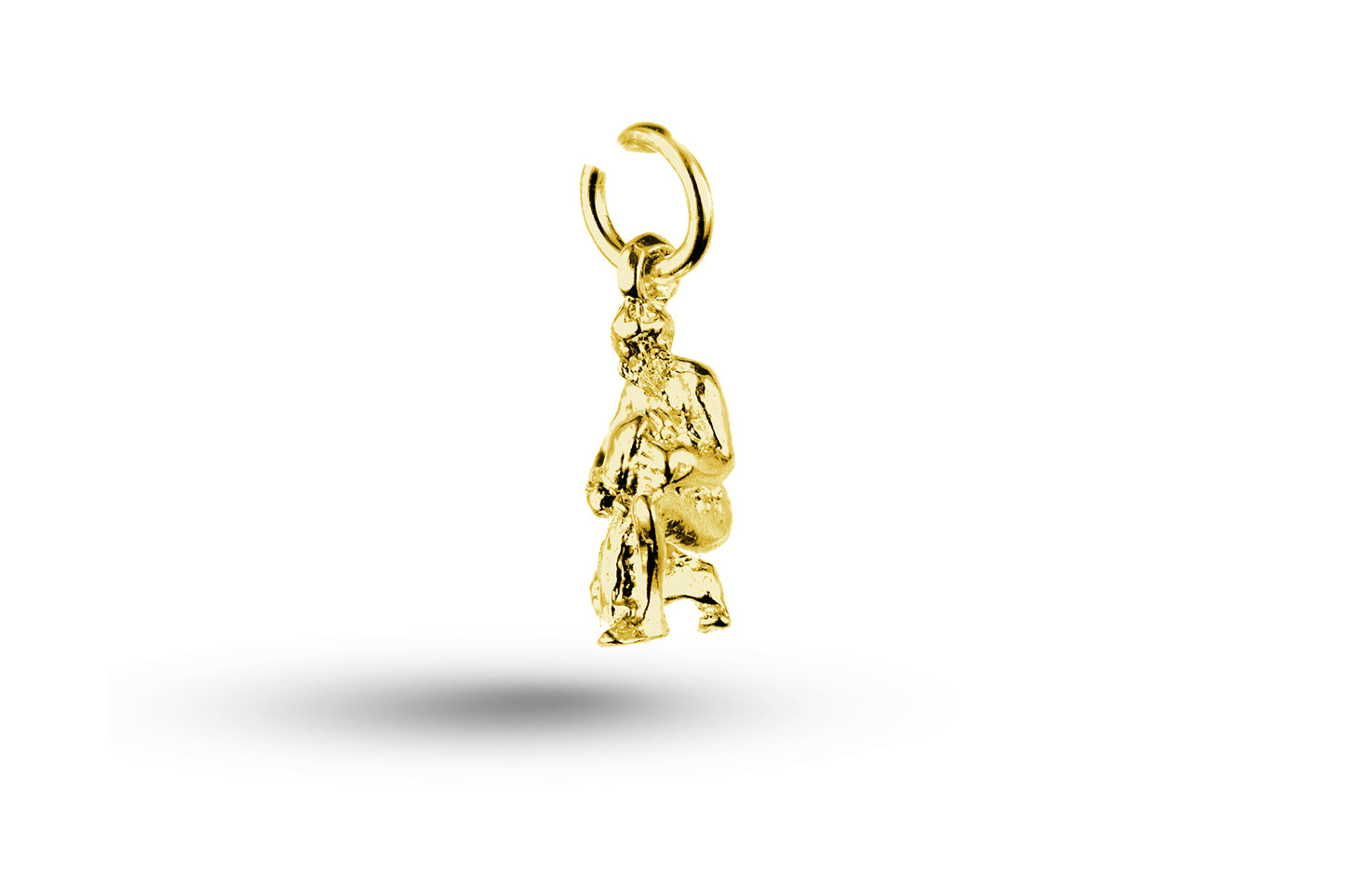 Luxury yellow gold Aquarius charm.