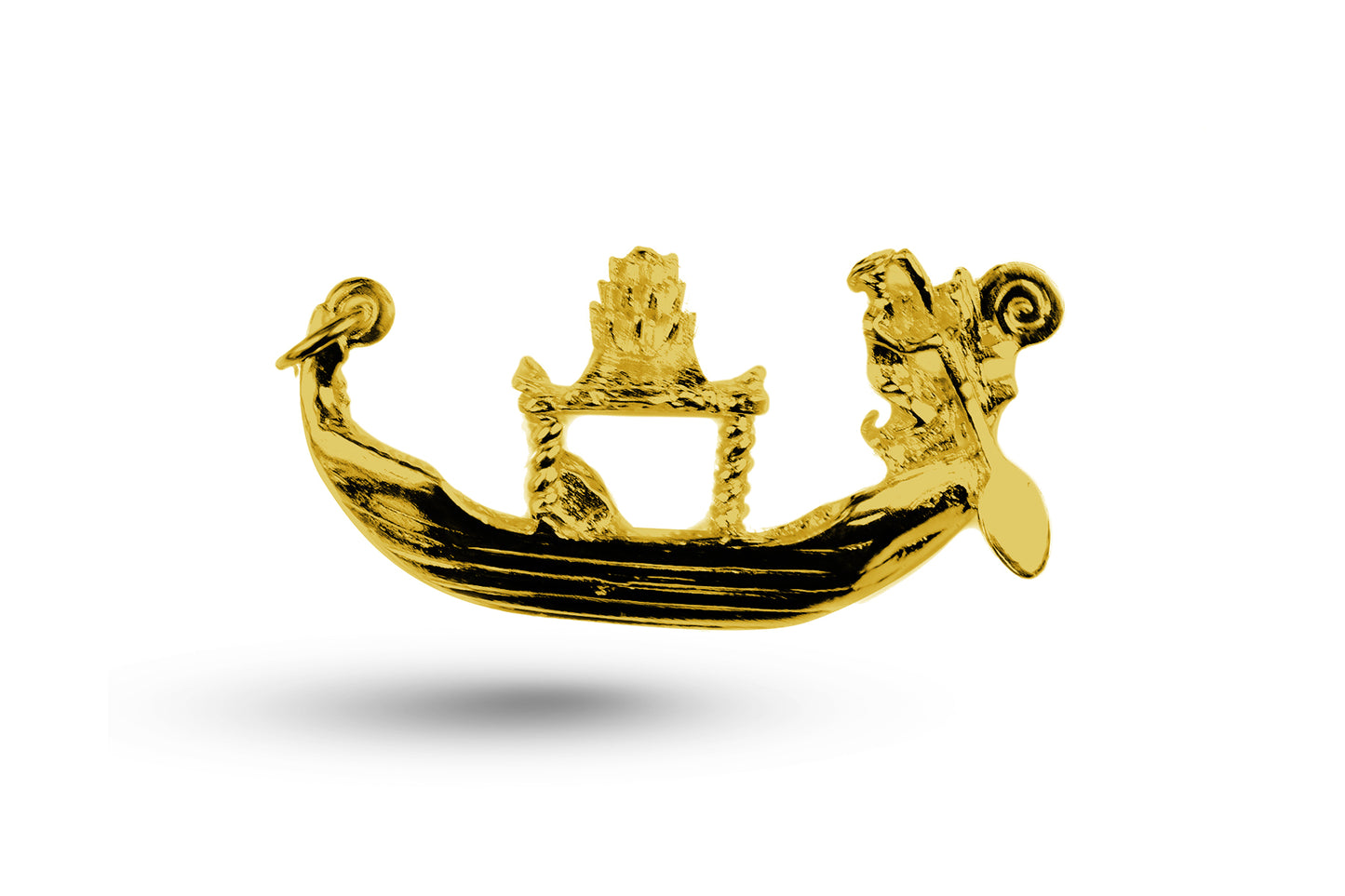 Yellow gold Gondola charm.