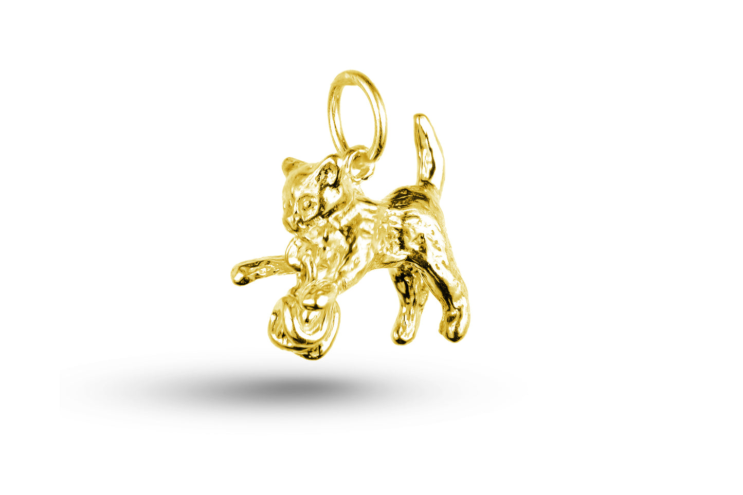 Luxury yellow gold Cat and Ball of Wool charm.