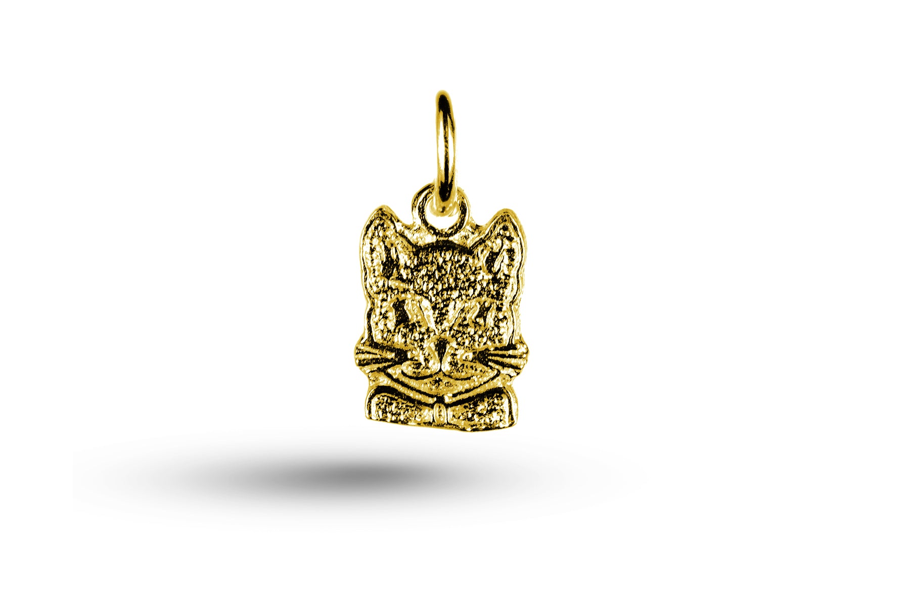 Yellow gold Kitten Face charm.