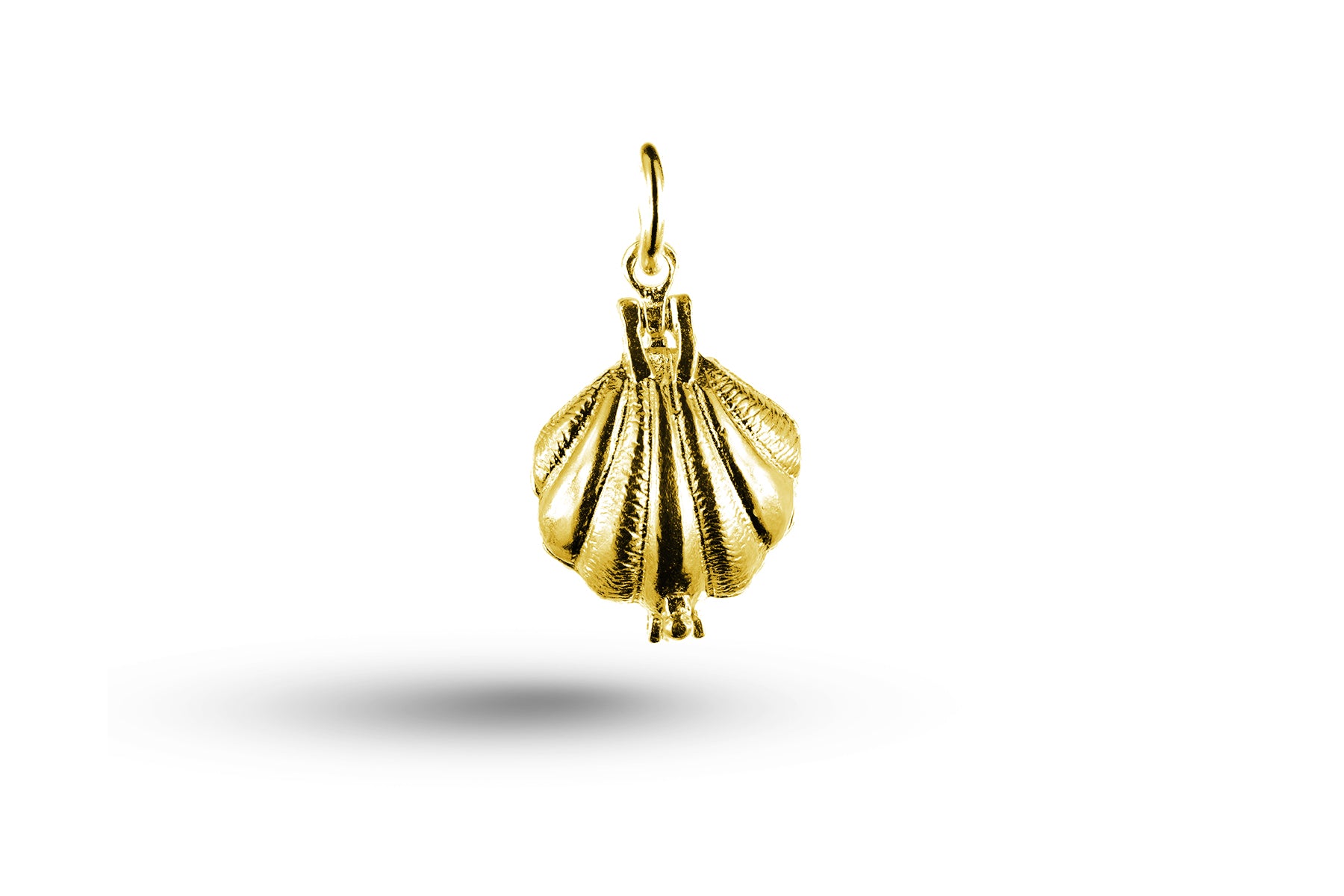 Yellow gold Clam Shell Charm.