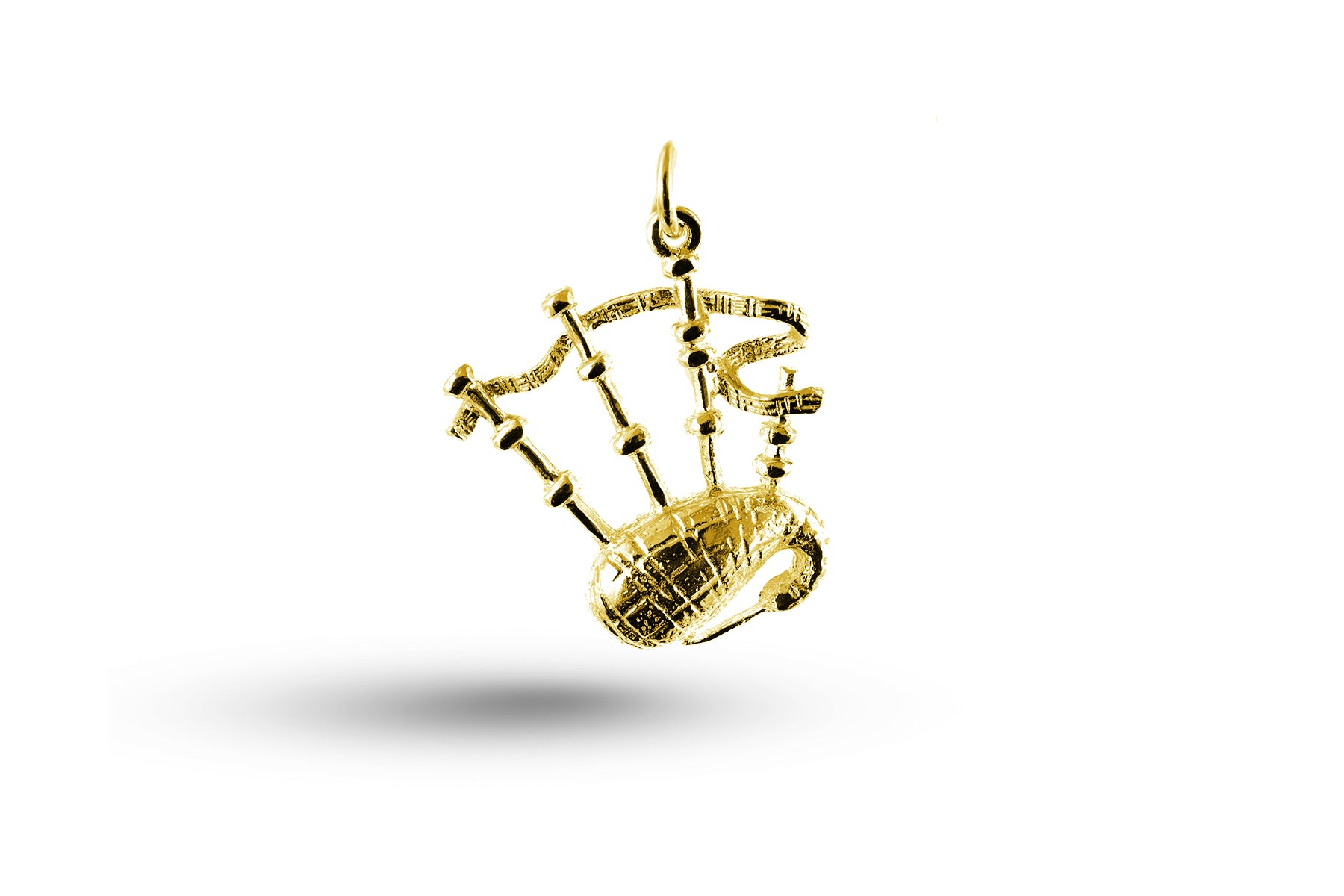 Luxury yellow gold bagpipes charm.